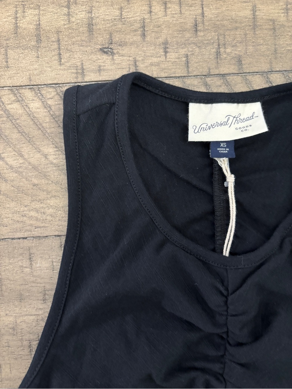 Universal Thread Black Ruched Tank Top - Picture 2 of 4